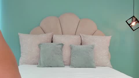 Anny  online show from February 4, 2025, 5:12 pm