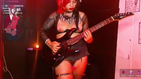 Annie online show from December 17, 2025, 1:22 am