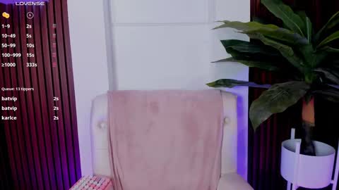 Ana online show from March 12, 2025, 3:18 pm