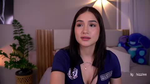 Snapshot of annyhizzle chatting on July 17, 2026, 12:17 am online show from July 17, 2026, 12:17 am