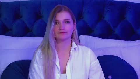 annyraii online show from March 6, 2026, 6:48 pm