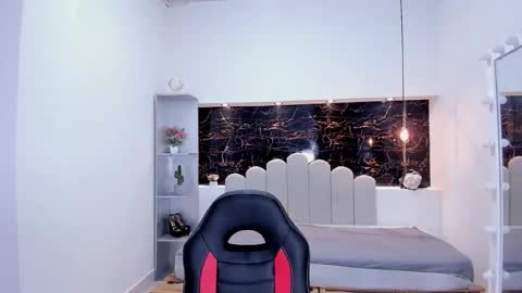 Anny online show from March 4, 2026, 8:26 pm