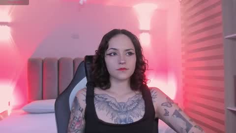 AnnyT online show from December 16, 2025, 11:43 pm