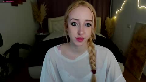 Anora online show from February 6, 2026, 7:39 pm