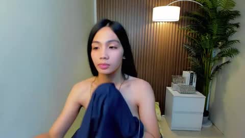 Snapshot of anqelic chatting on December 1, 2024, 7:36 pm Stacy Maurice online show from December 1, 2024, 7:36 pm