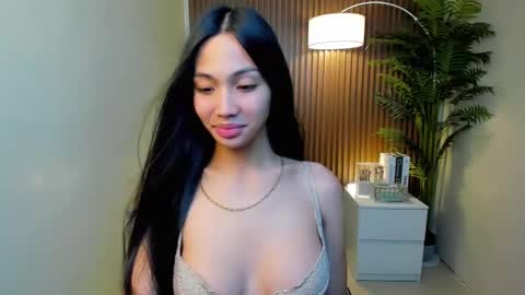 Snapshot of anqelic chatting on December 15, 2024, 9:24 am Stacy Maurice online show from December 15, 2024, 9:24 am