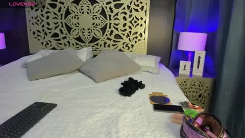 anthonelaDuque online show from February 2, 2025, 11:51 am