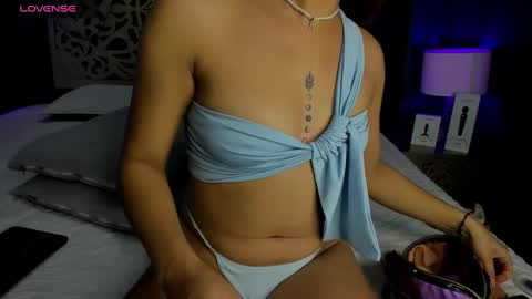 anthonelaDuque online show from February 16, 2025, 11:49 am