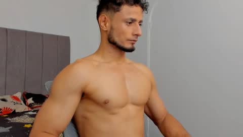 Adonys Creeb online show from November 25, 2025, 5:07 am