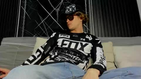 Anthonny online show from May 28, 2026, 11:02 pm