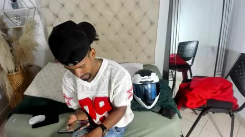       online show from September 25, 2025, 11:52 pm