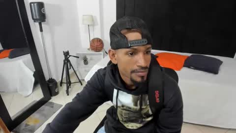       online show from October 5, 2025, 11:57 pm