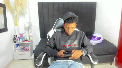 Snapshot of anthoy_wayans chatting on April 29, 2026, 1:10 am online show from April 29, 2026, 1:10 am