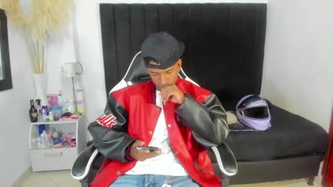 Snapshot of anthoy_wayans chatting on May 1, 2026, 12:26 am online show from May 1, 2026, 12:26 am