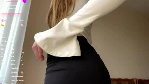 Viktoria online show from May 17, 2026, 3:19 pm
