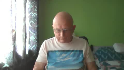 Snapshot of antmatt2025 chatting on May 22, 2026, 3:39 pm antmatt2025 online show from May 22, 2026, 3:39 pm