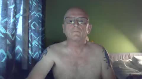Snapshot of antmatt2025 chatting on May 27, 2026, 4:20 am antmatt2025 online show from May 27, 2026, 4:20 am