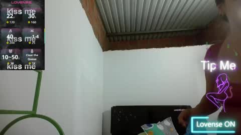 anto_milk online show from April 17, 2026, 2:25 am