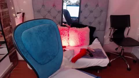 Snapshot of antolyh_c chatting on March 14, 2026, 12:10 pm antolyh_c online show from March 14, 2026, 12:10 pm