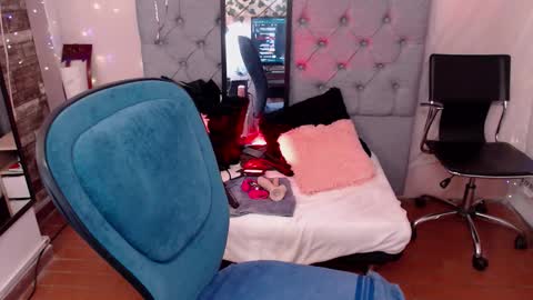 Snapshot of antolyh_c chatting on March 29, 2026, 12:27 pm antolyh_c online show from March 29, 2026, 12:27 pm