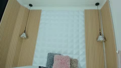 Antonella online show from September 24, 2025, 3:48 pm