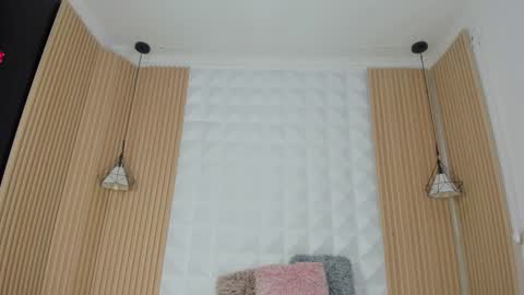 Antonella online show from November 5, 2025, 5:24 pm