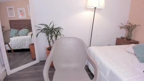 Antonella  online show from November 25, 2025, 2:06 pm