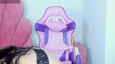 antonella_foxxxx online show from April 6, 2026, 12:28 pm