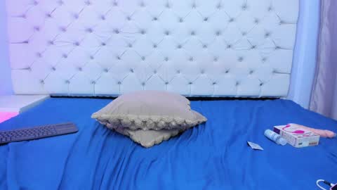 Snapshot of antonella_hotkiss chatting on December 21, 2024, 6:41 am Antonella online show from December 21, 2024, 6:41 am