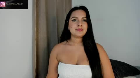 Snapshot of antonella_rod chatting on April 23, 2026, 8:11 pm antonella_rod online show from April 23, 2026, 8:11 pm