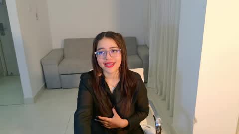 Antonella online show from April 19, 2026, 3:44 pm