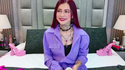 AntonellaEscudero online show from April 4, 2026, 7:55 pm