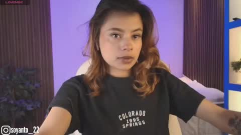 Antonella online show from December 17, 2025, 3:23 am