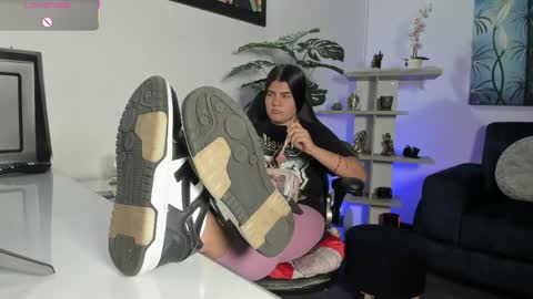 Antonella  online show from April 1, 2026, 7:44 pm