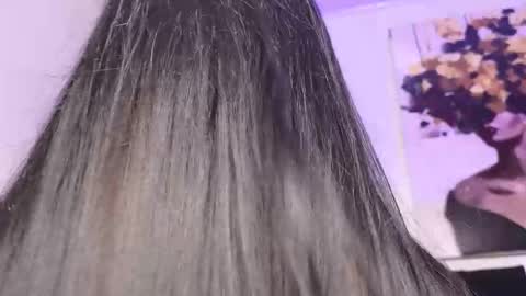 antonellariva_ online show from December 5, 2025, 8:38 pm