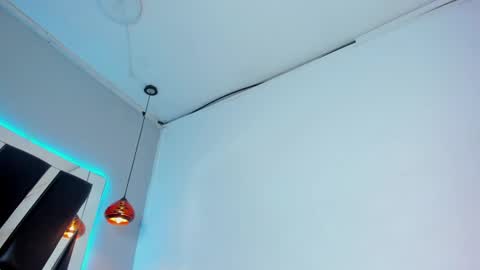 A N T O N E L L E  online show from January 12, 2025, 5:22 pm