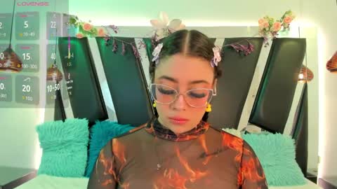 A N T O N E L L E  online show from April 12, 2026, 11:37 am