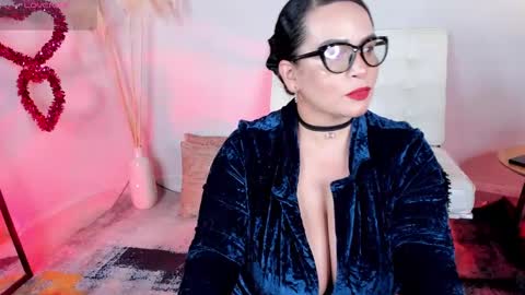 Antonia online show from September 22, 2025, 4:47 am