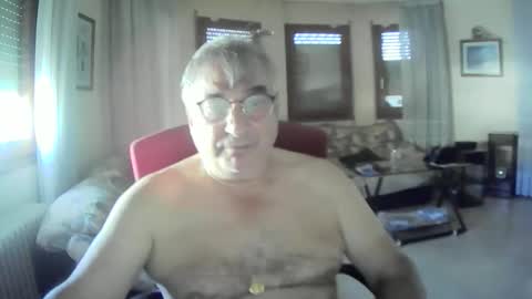 Antonio online show from October 15, 2025, 1:55 pm