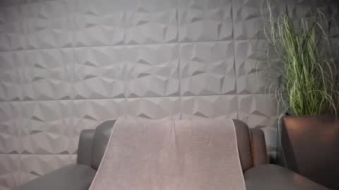 HI My name is Antonio online show from February 24, 2025, 12:20 am