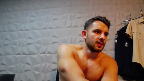 HI My name is Antonio online show from September 12, 2025, 7:14 pm