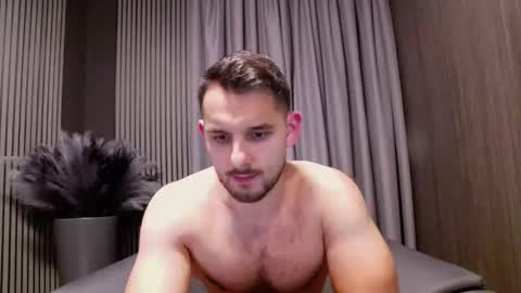 HI My name is Antonio online show from November 19, 2025, 8:09 pm