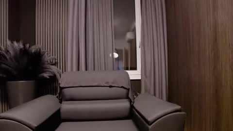 HI My name is Antonio online show from December 19, 2025, 7:32 pm