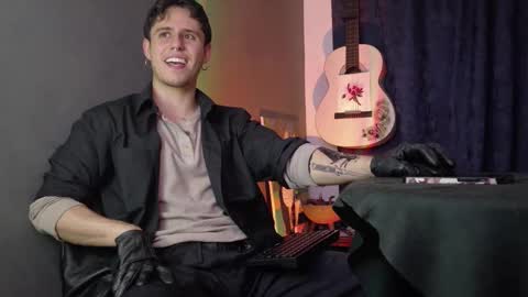 antonnello_ online show from April 18, 2026, 2:26 am