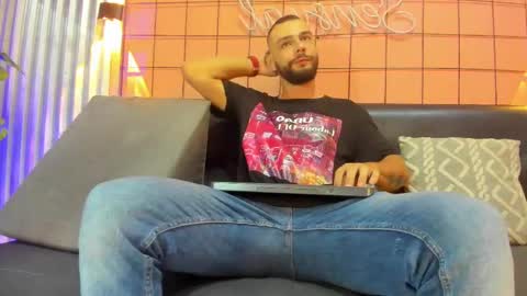 Snapshot of antony_bigdick_ chatting on February 16, 2025, 1:03 am Juan Camilo online show from February 16, 2025, 1:03 am