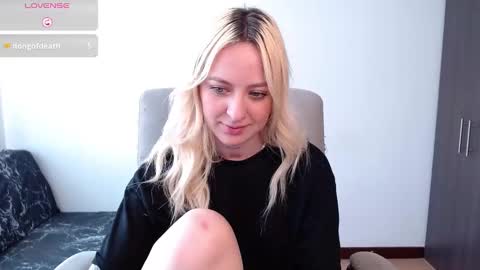 Antonia online show from December 12, 2024, 5:04 pm