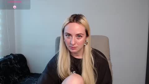 Antonia online show from January 3, 2025, 6:57 pm