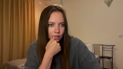 Snapshot of anuetta chatting on July 22, 2026, 8:11 pm Aneutta online show from July 22, 2026, 8:11 pm