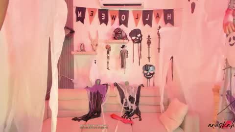 Ana online show from October 11, 2025, 8:18 pm