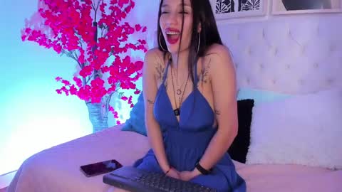 Snapshot of any_rosse_ chatting on May 22, 2026, 6:35 pm Any online show from May 22, 2026, 6:35 pm